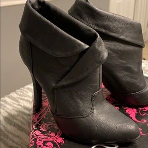 Qupid black pleather high heel bootie